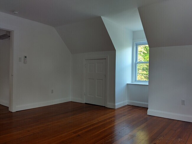 Building Photo - 144 W Washington Ln