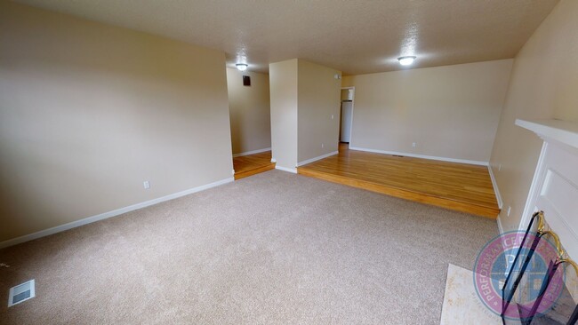 Building Photo - Pet Friendly Ranch in West Linn Hidden Spr...