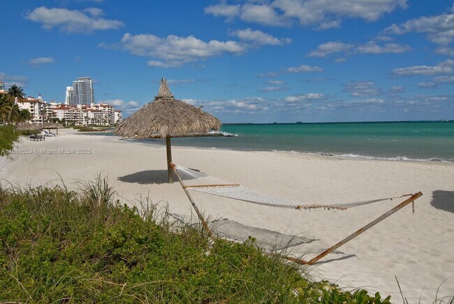 Building Photo - 19216 Fisher Island Dr
