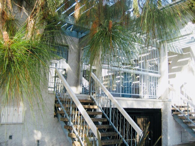 Building Photo - 2519 Whitefield Rd