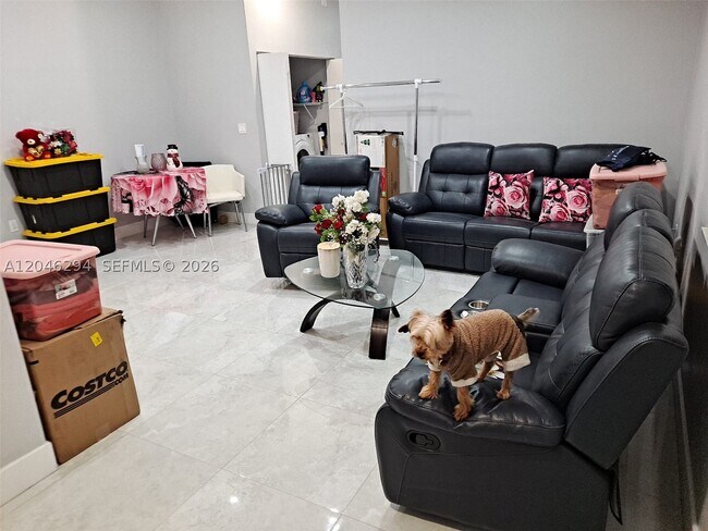 Foto del edificio - 8814 NW 109th Terrace