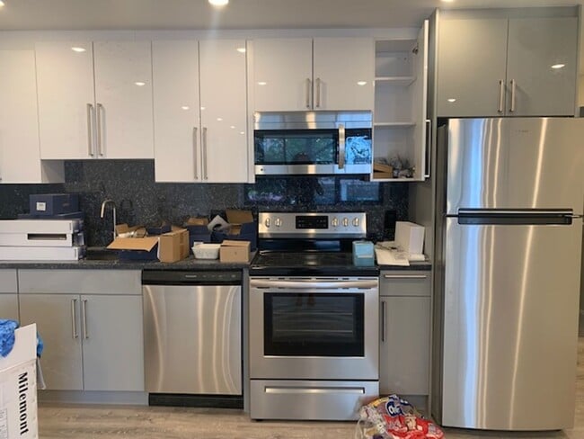 Building Photo - Studio Apartment in Brookline | Modern Appliances | Laundry in Building | 9/1