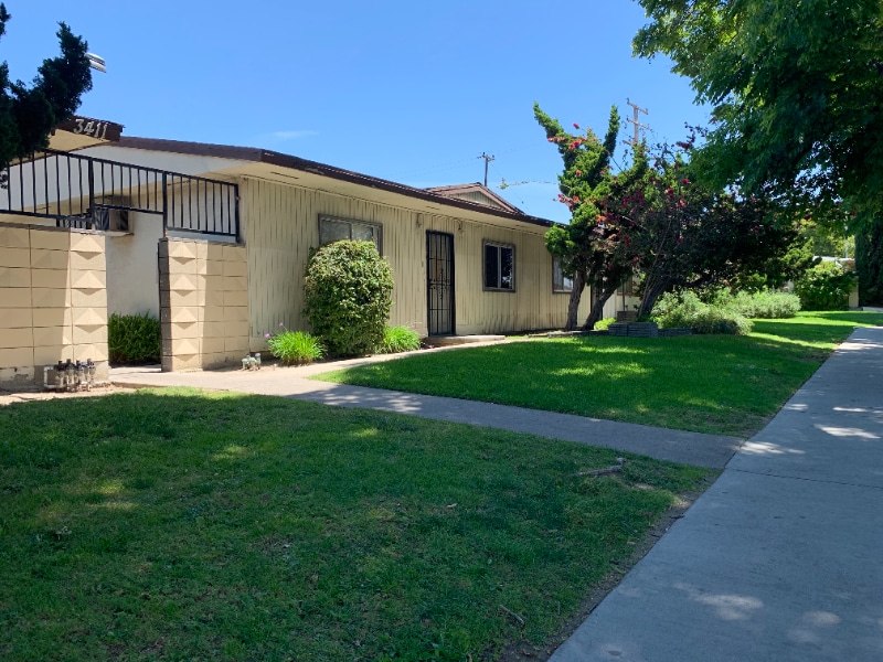 Primary Photo - 3411 W Orange Ave