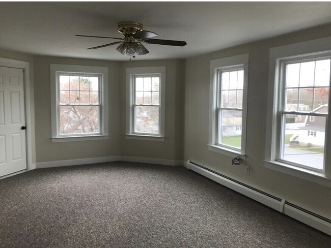 Building Photo - 5 Greystone Ave