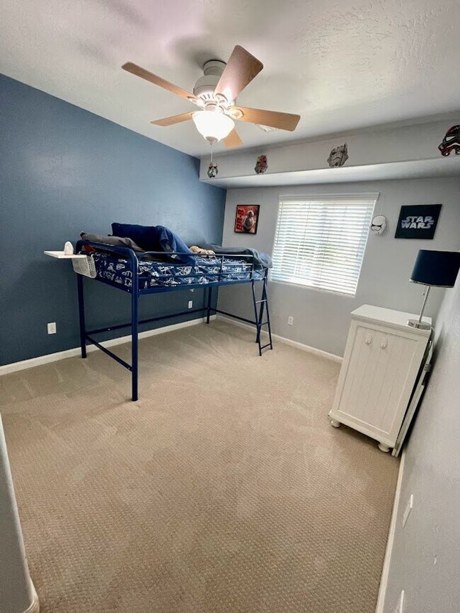 Building Photo - 5 Br 3.5 Ba with pool available soon