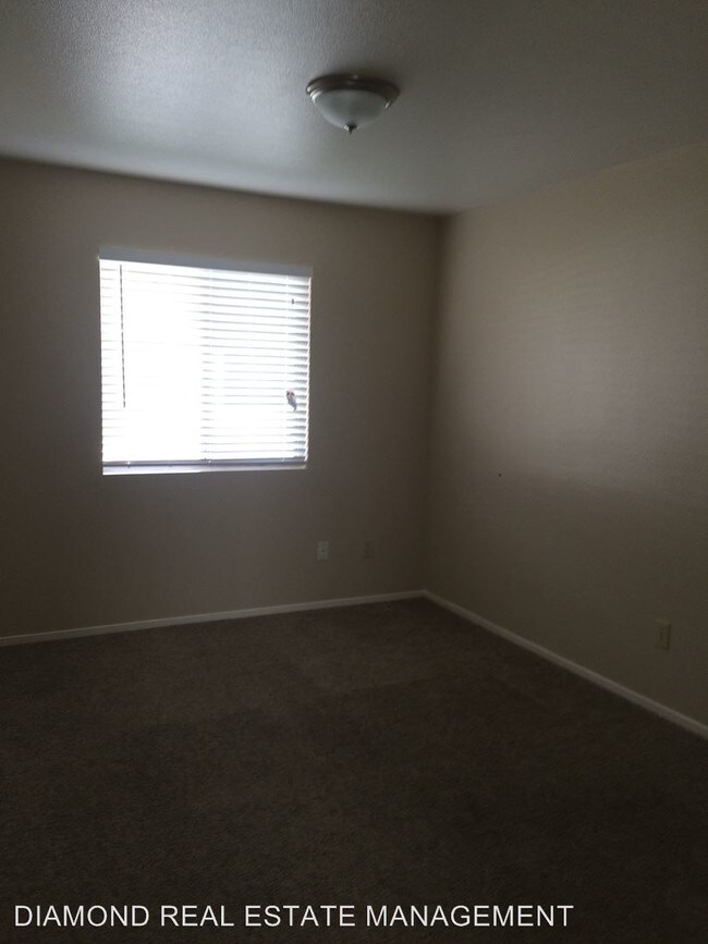 Foto del edificio - 3204 Brookside Dr