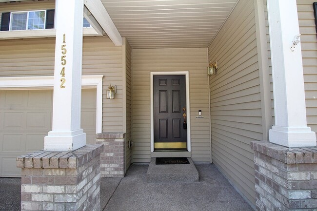 Building Photo - 15542 SE Thornbridge Dr