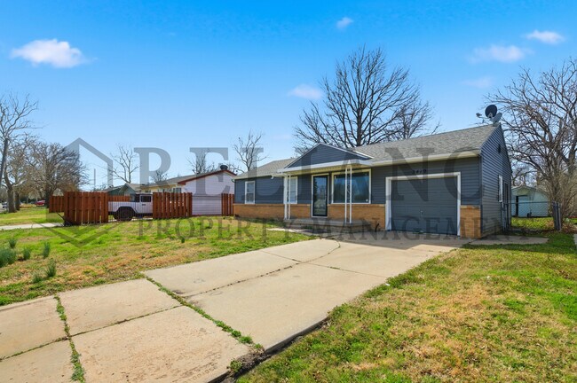 Building Photo - 3419 S Glenn Ave