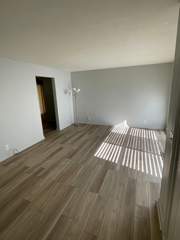 Foto principal - 1415 John Ross Rd