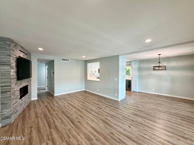 Foto del edificio - 3627 Summershore Ln
