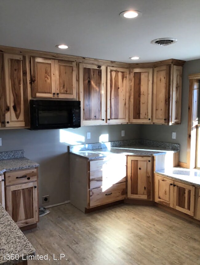 Building Photo - 3 br, 2.5 bath House - 105 Cleversburg Rd
