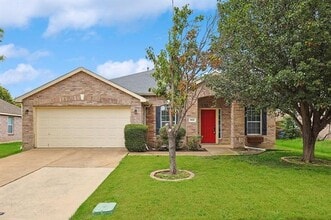 Building Photo - 804 Charlotte Dr