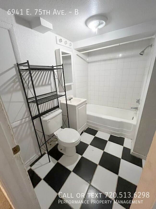 Foto del edificio - 6941 E 75th Ave