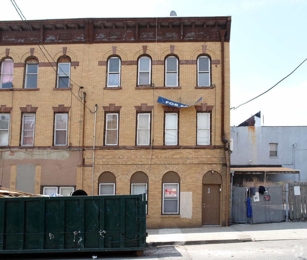 Building Photo - 167-169 3rd St