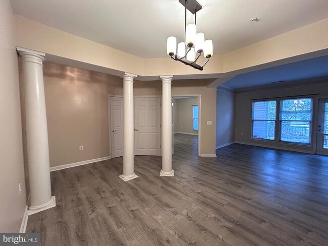 Foto del edificio - 2921 Deer Hollow Way