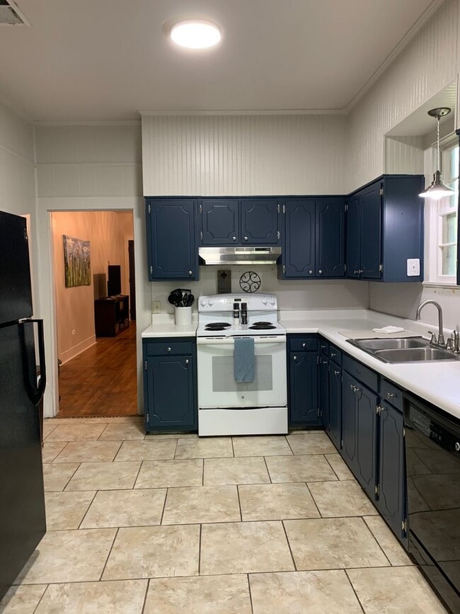 Foto del edificio - MOVE IN SPECIAL 3BR 2BA HOUSE Capital Heig...