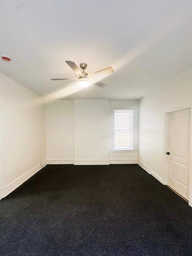 Foto del edificio - 4167 Botanical Ave