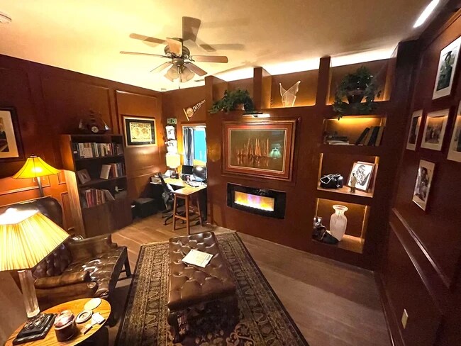 Custom Office/ 2nd Bedroom - 3017 Rutherford Dr