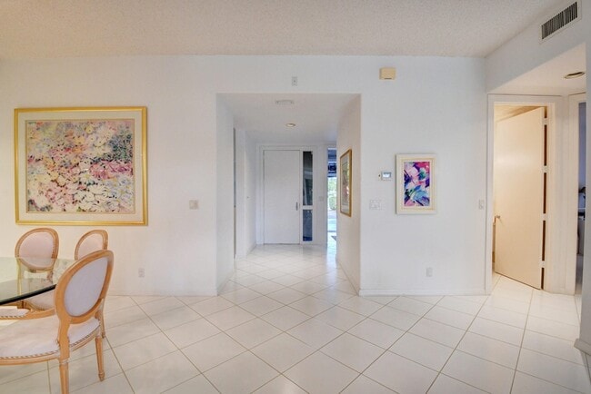 Foto del edificio - 5801 NW 24th Ave