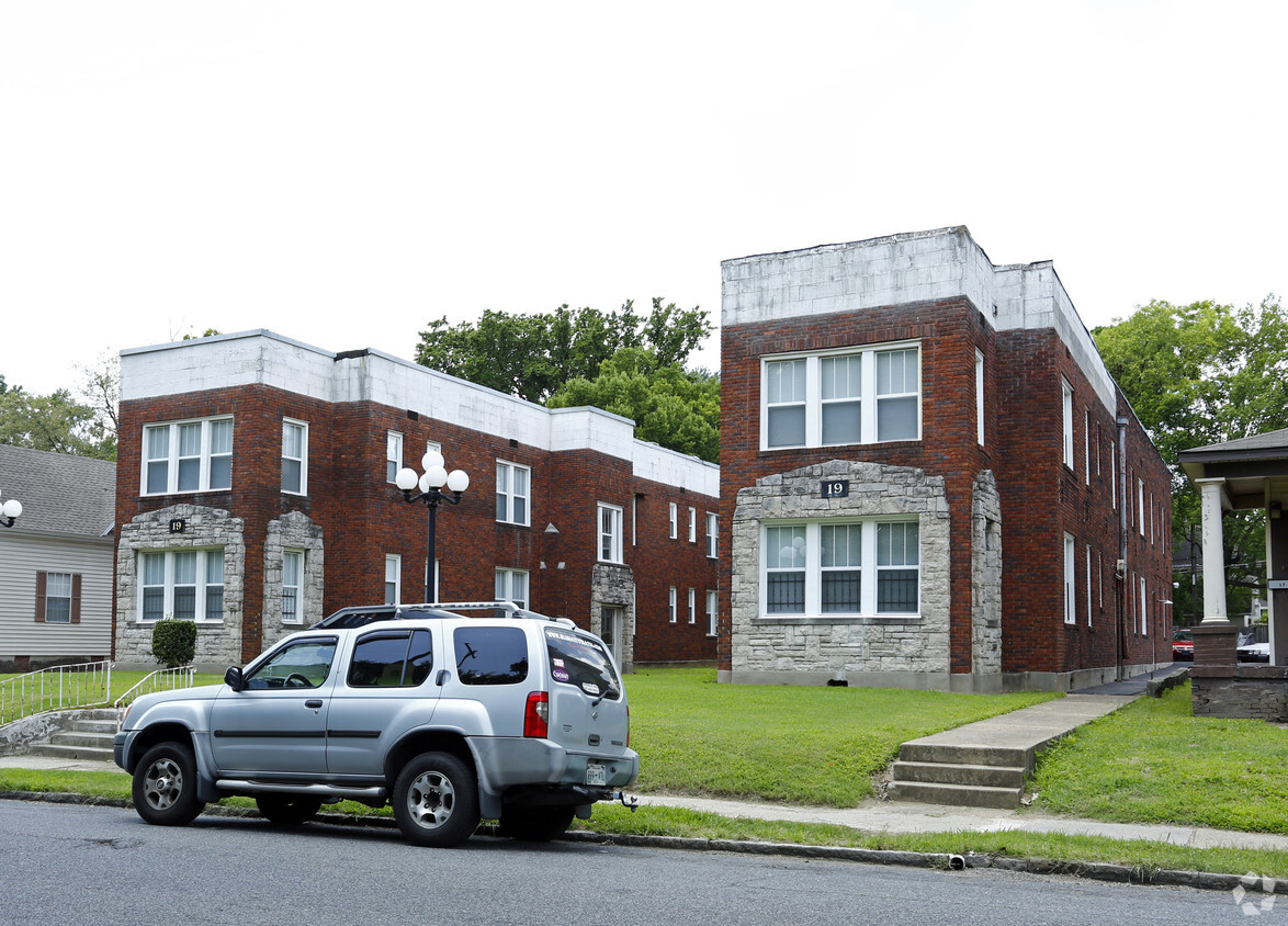 Building Photo - 19 S Tucker St