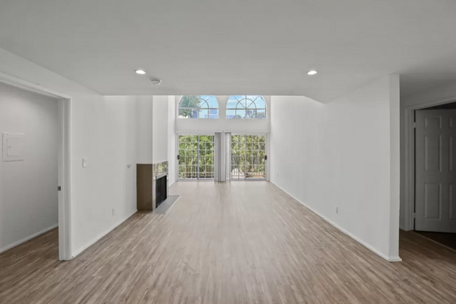 Building Photo - 11711 Ohio Ave Los Angeles, CA 90025