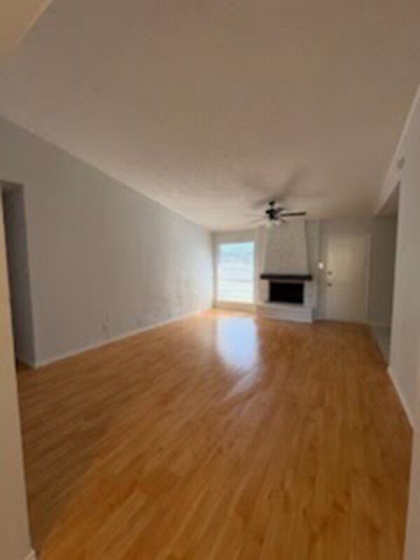 Foto del edificio - 5922 Lakedale St