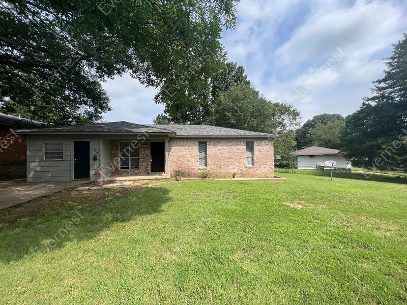 Primary Photo - 4806 Greenfield Dr
