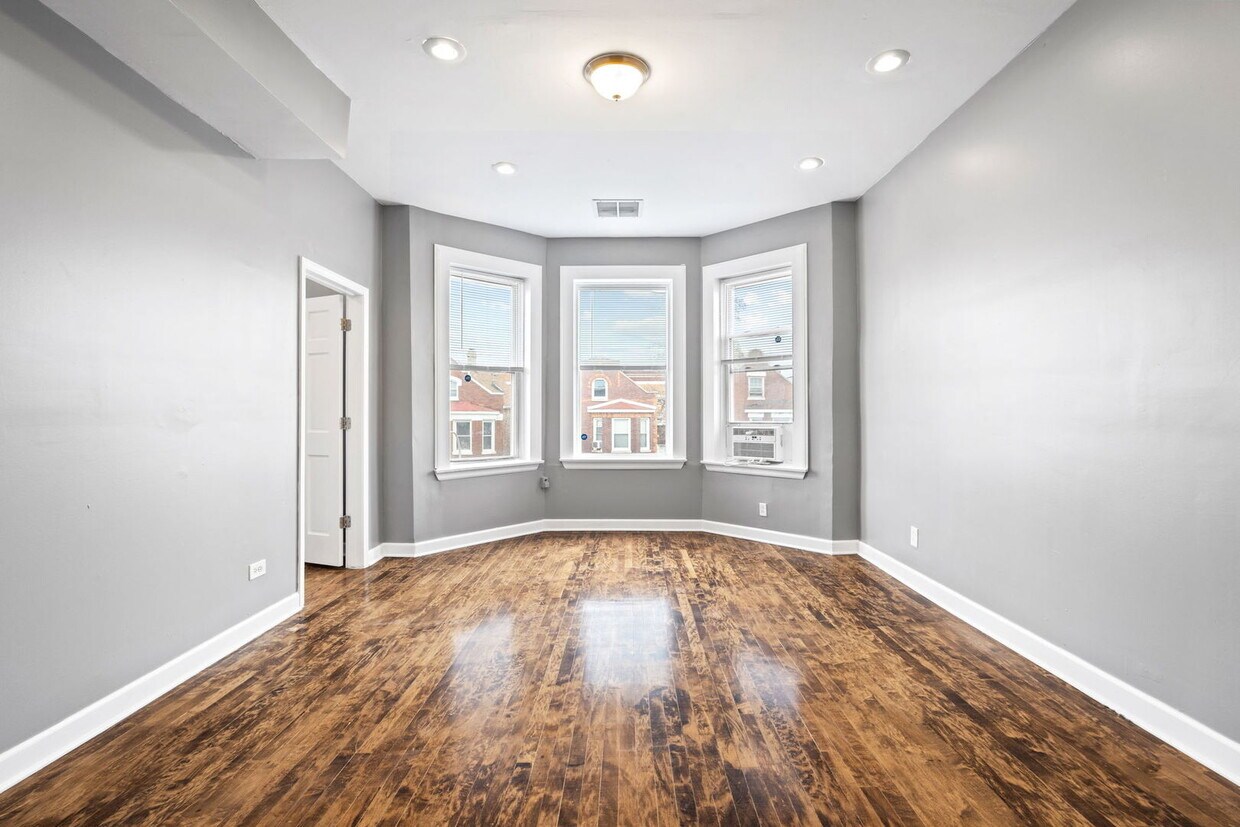 Primary Photo - 4219 W Cullerton St