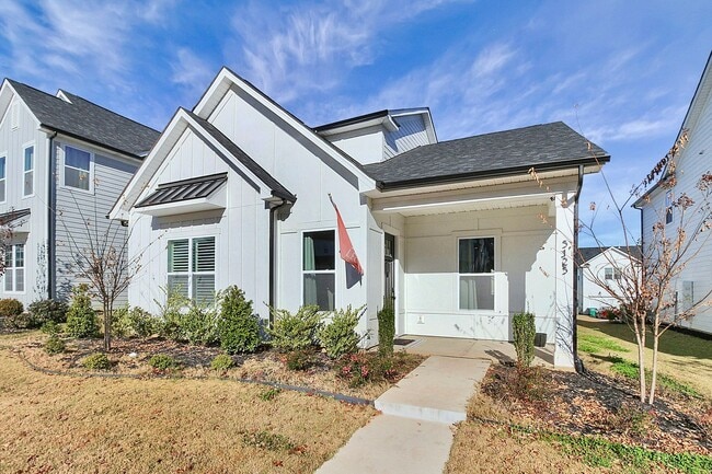 Building Photo - Stunning Matthews home available 2/1/2024