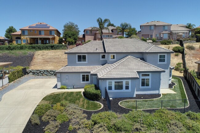 Building Photo - 3625 Ventana Way