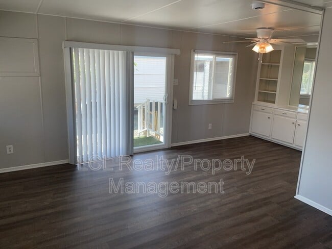Building Photo - 650 San Jose Dr