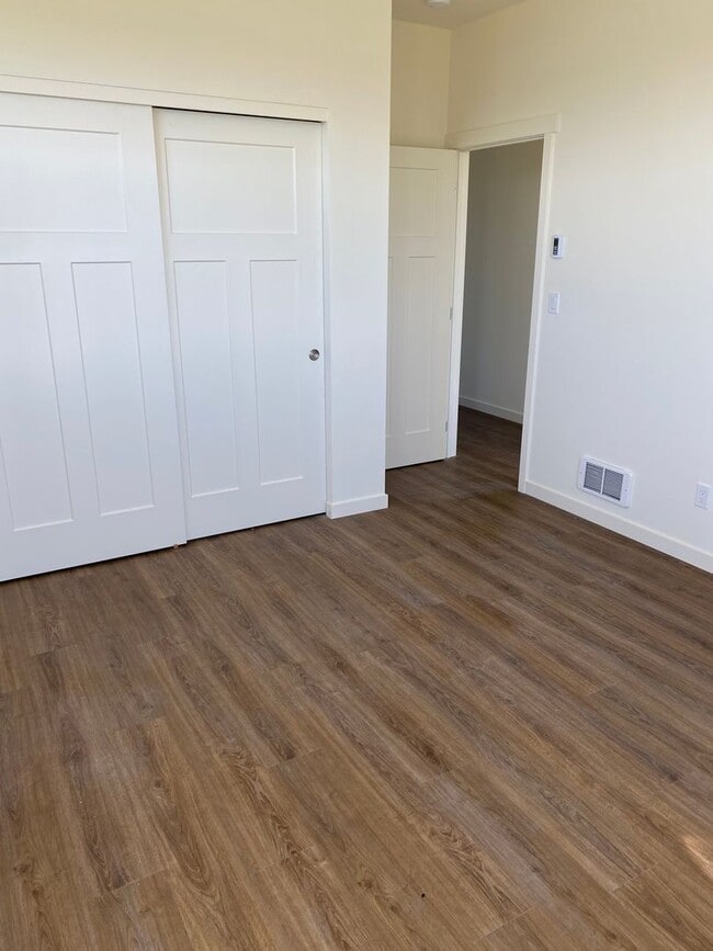 Building Photo - Brand New 1 Bedroom 1 Bathroom - Gorgeous ...