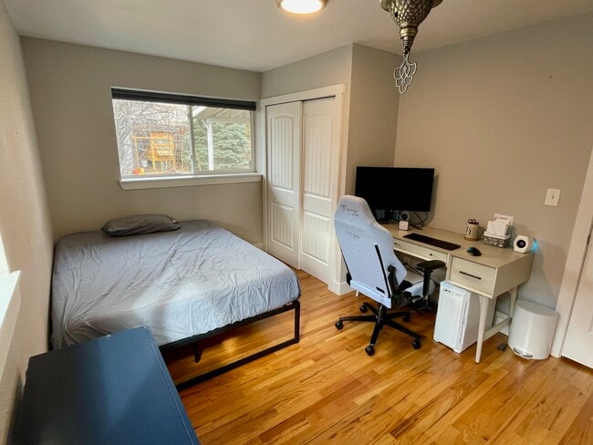 Furnished Bedroom - 165 W Midway Blvd