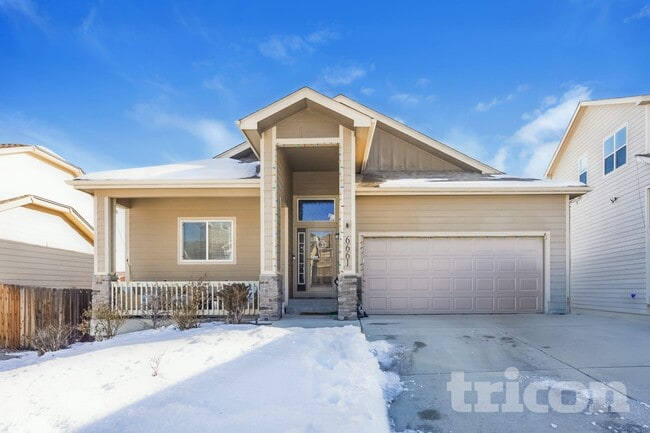 Building Photo - 6661 Donahue Dr