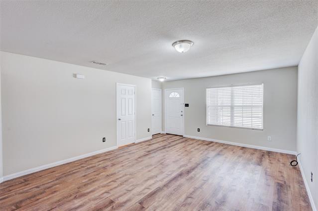 Building Photo - 917 Bloomfield Dr