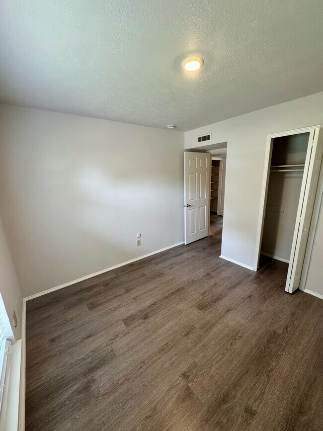 Foto del edificio - 728 Leading Ln Dr