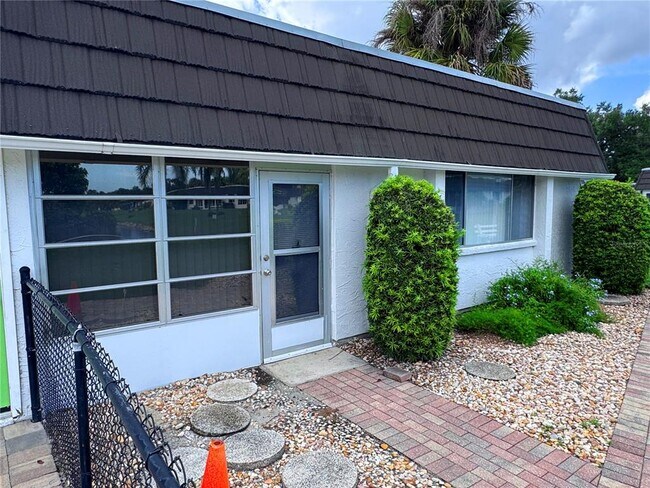 Building Photo - 1213 Glen Oaks Dr E