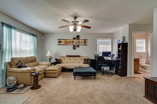 Building Photo - 412 Plate Dr