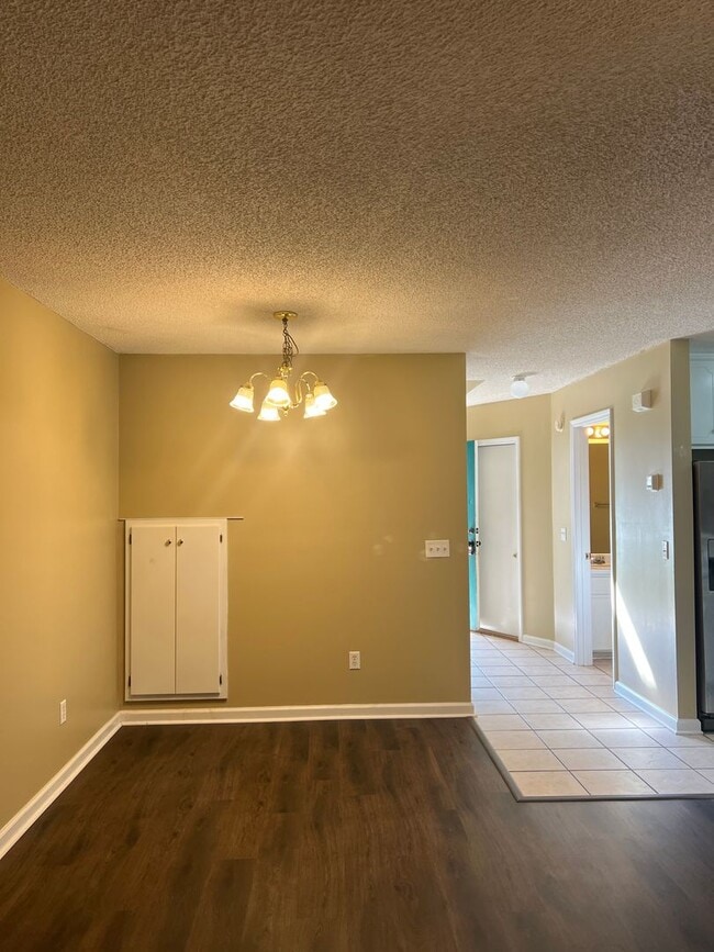 Building Photo - 172 Commons Dr