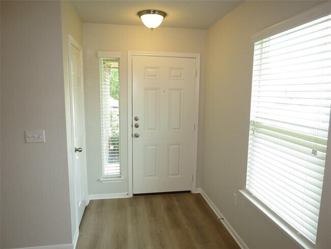 Building Photo - 375 Musgrav