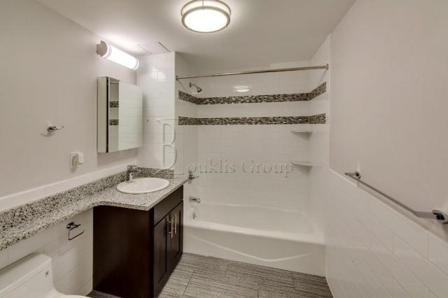 Foto del edificio - 1 bedroom in ASTORIA NY 11102