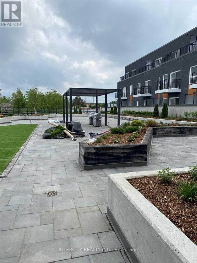 Photo du bâtiment - 430 Essa Rd