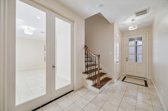Building Photo - 5721 Kiam St