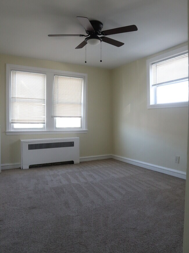 Foto del edificio - 5950 Bennington St