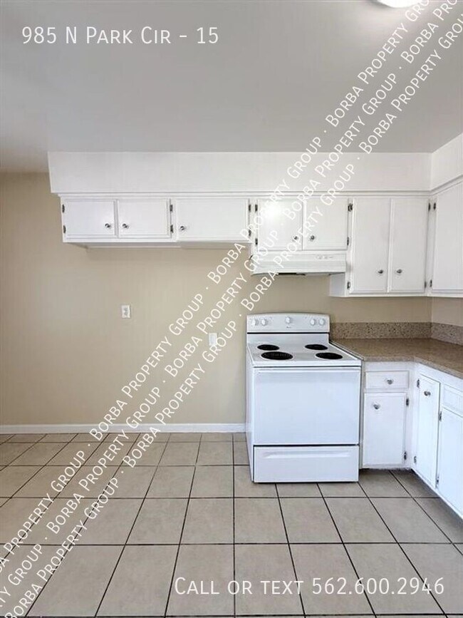 Foto del edificio - 985 N Pk Cir