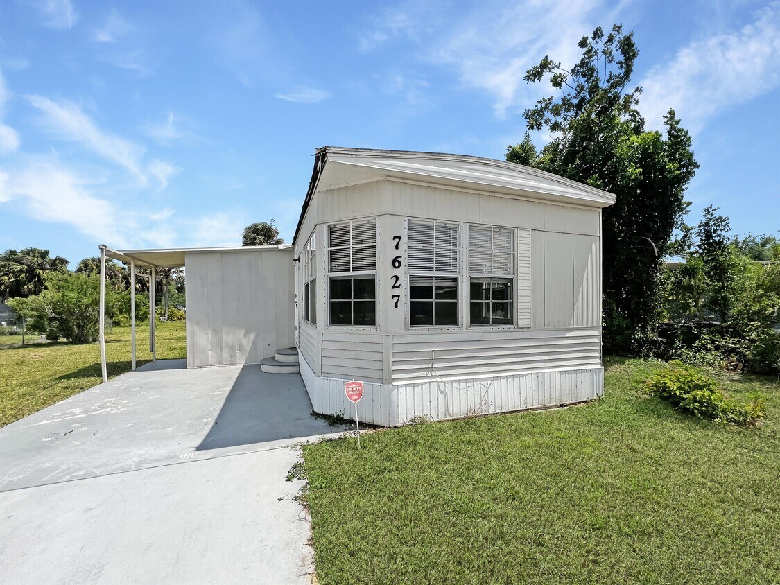 7627 Grady Dr, North Fort Myers, FL 33917 House Rental in North Fort