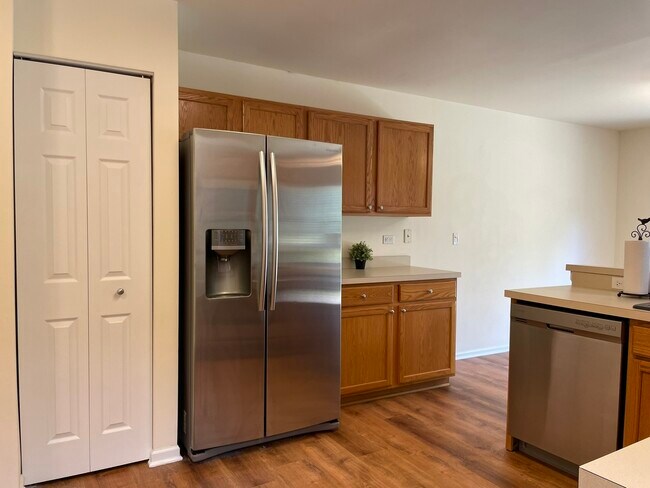 Building Photo - 1471 Meadowsedge Ln