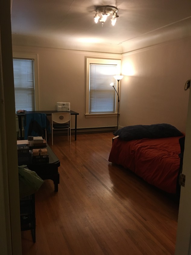 Habitación - 4203 Brooklyn Ave NE