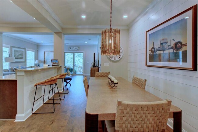 Building Photo - 410 Mariners Cir