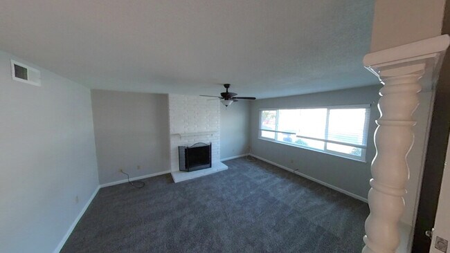 Building Photo - 1117 -1119 Lavender Ln